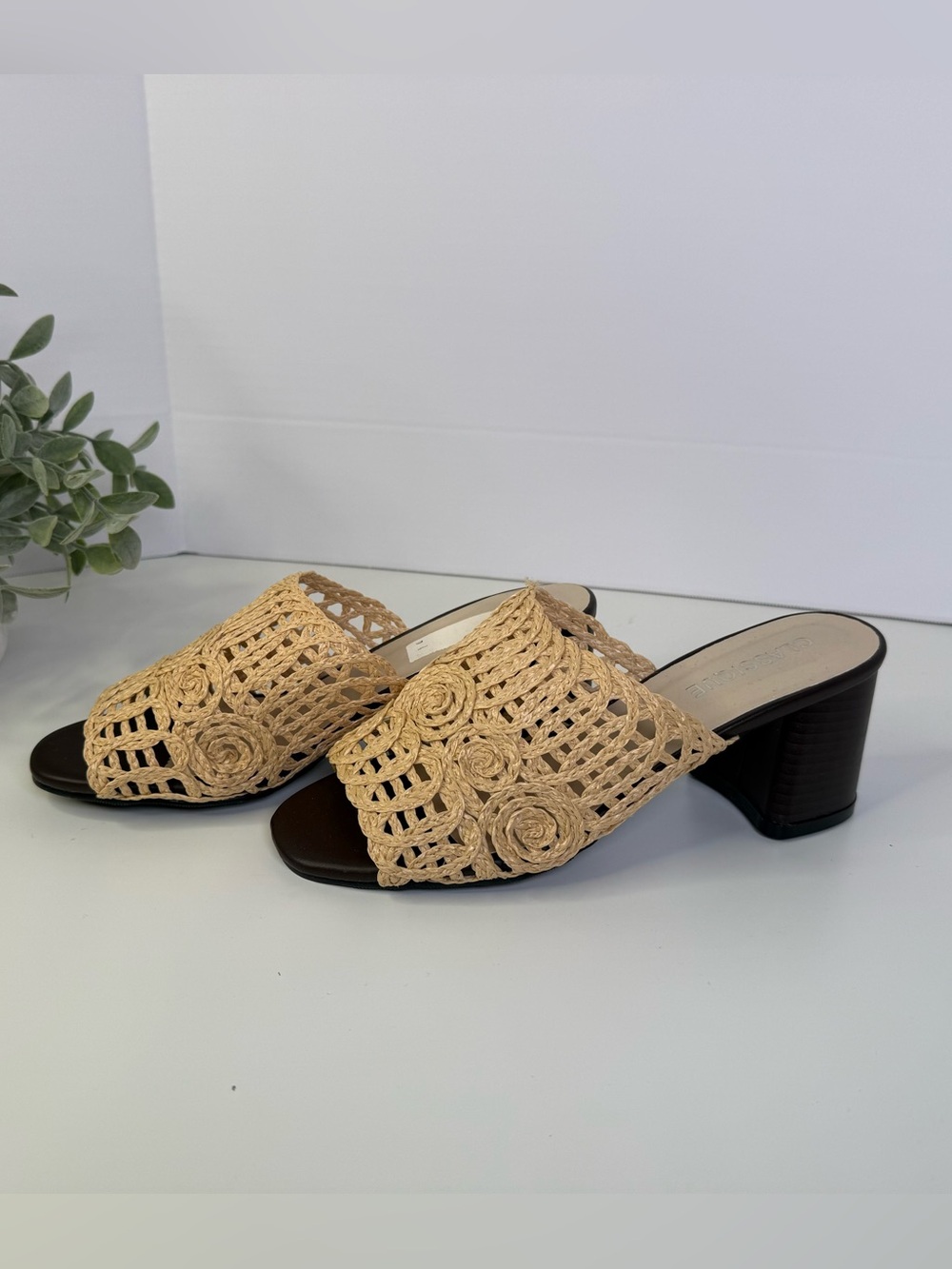 Vintage Classique Woven Crochet Raffia Block
Heel Slide Sandals Mules Natural Br
